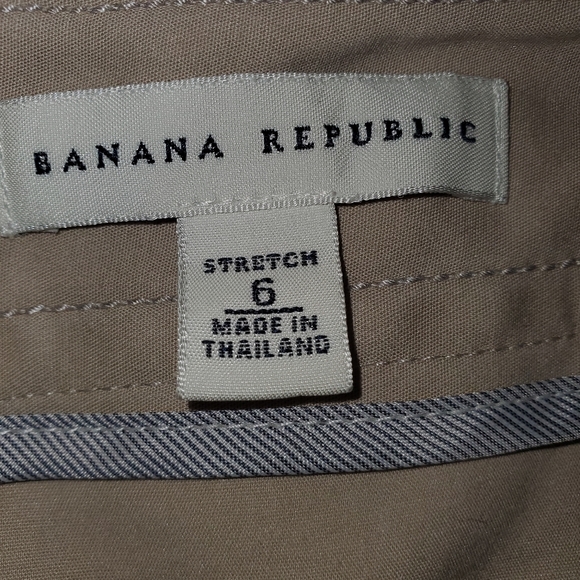 Khaki skirt / uniform skirt. Lightly worn. - Picture 3 of 3